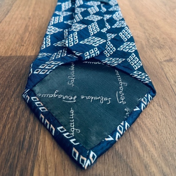 Salvatore Ferragamo Textured Blue Silk Tie - Picture 3 of 6